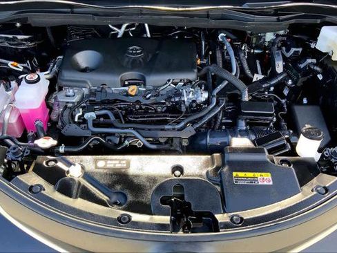 Certified 2025 Toyota Sienna LE image 37