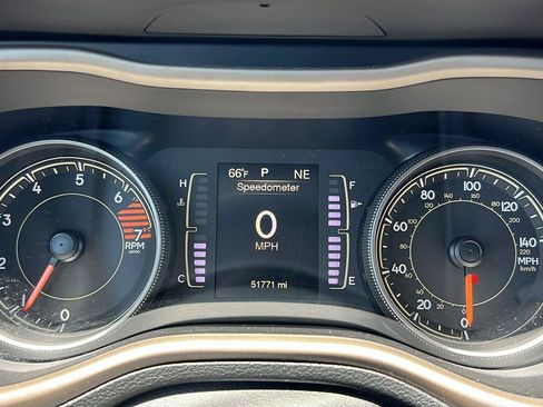 Used 2017 Jeep Cherokee 75th Anniversary AWD/4WD image 33