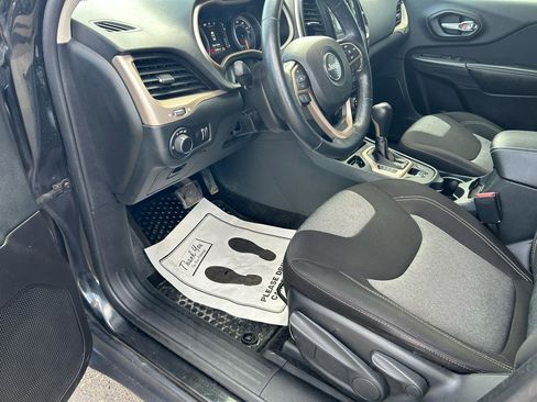 Used 2015 Jeep Cherokee Sport w/ Cold Weather Group image 10