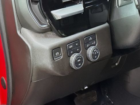 Used 2022 Chevrolet Silverado 1500 RST w/ Z71 Off-Road Package AWD/4WD image 11