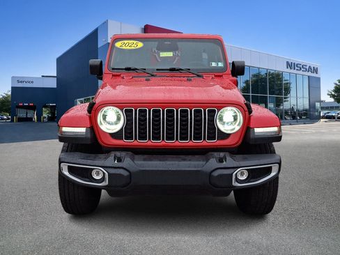 Used 2025 Jeep Wrangler Sahara w/ Safety Group AWD/4WD image 2