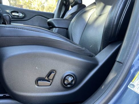 Used 2020 Jeep Cherokee Limited w/ Trailer Tow Group image 15