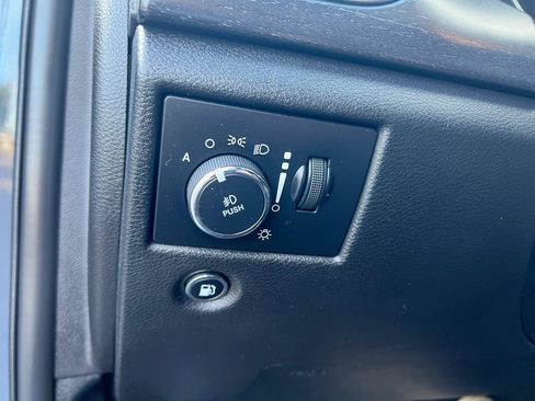 Used 2018 Jeep Grand Cherokee Altitude AWD/4WD image 26