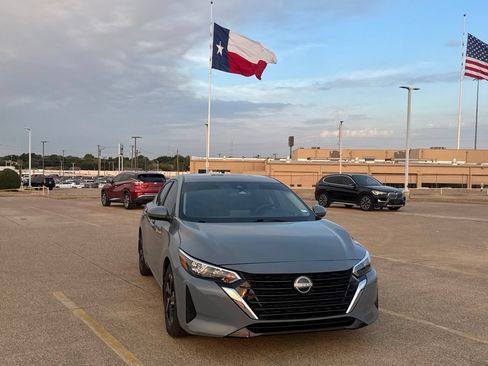 Used 2024 Nissan Sentra SV FWD image 3