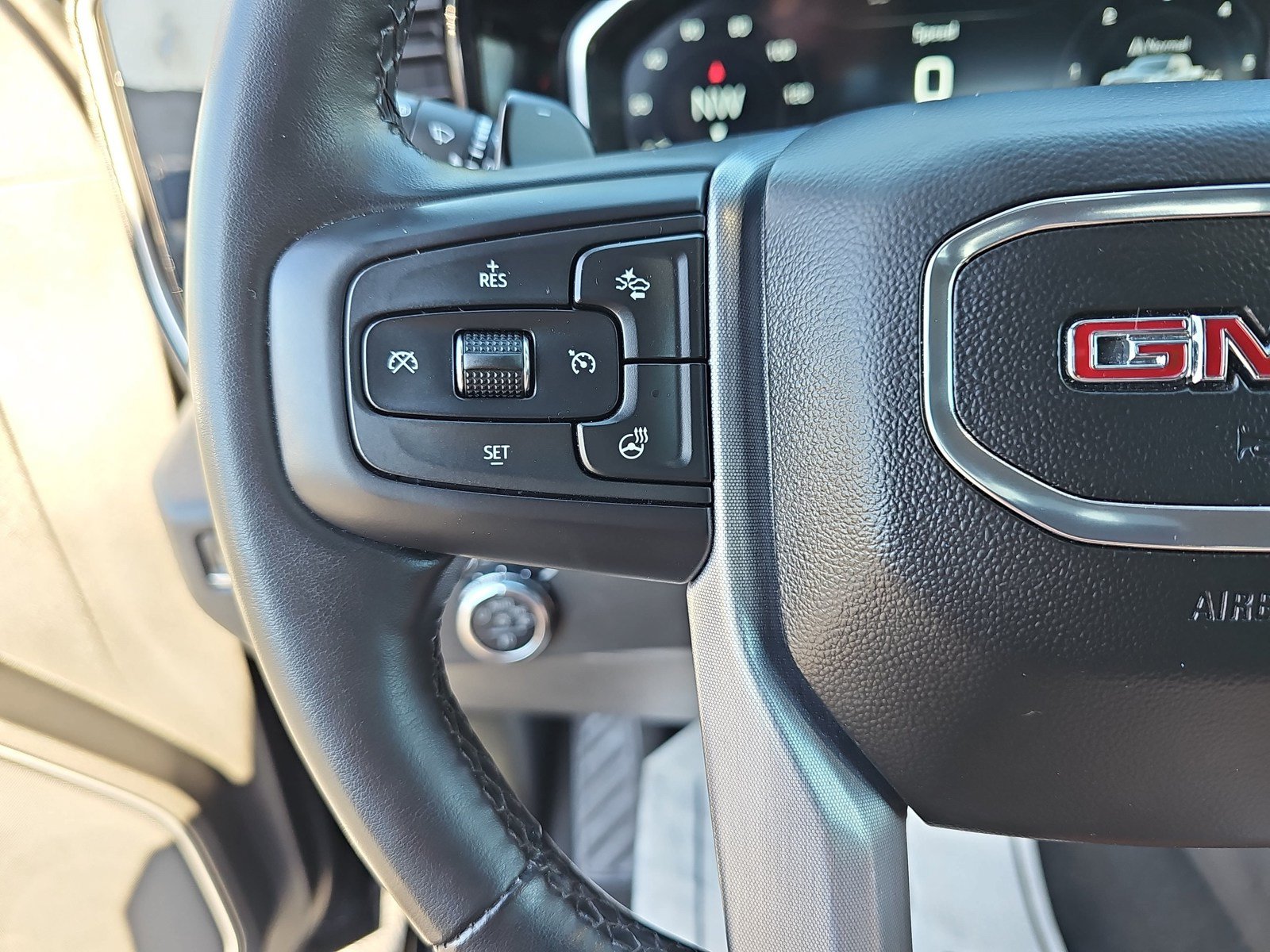 Used 2023 GMC Sierra 1500 SLT w/ SLT Premium Package AWD/4WD image 18