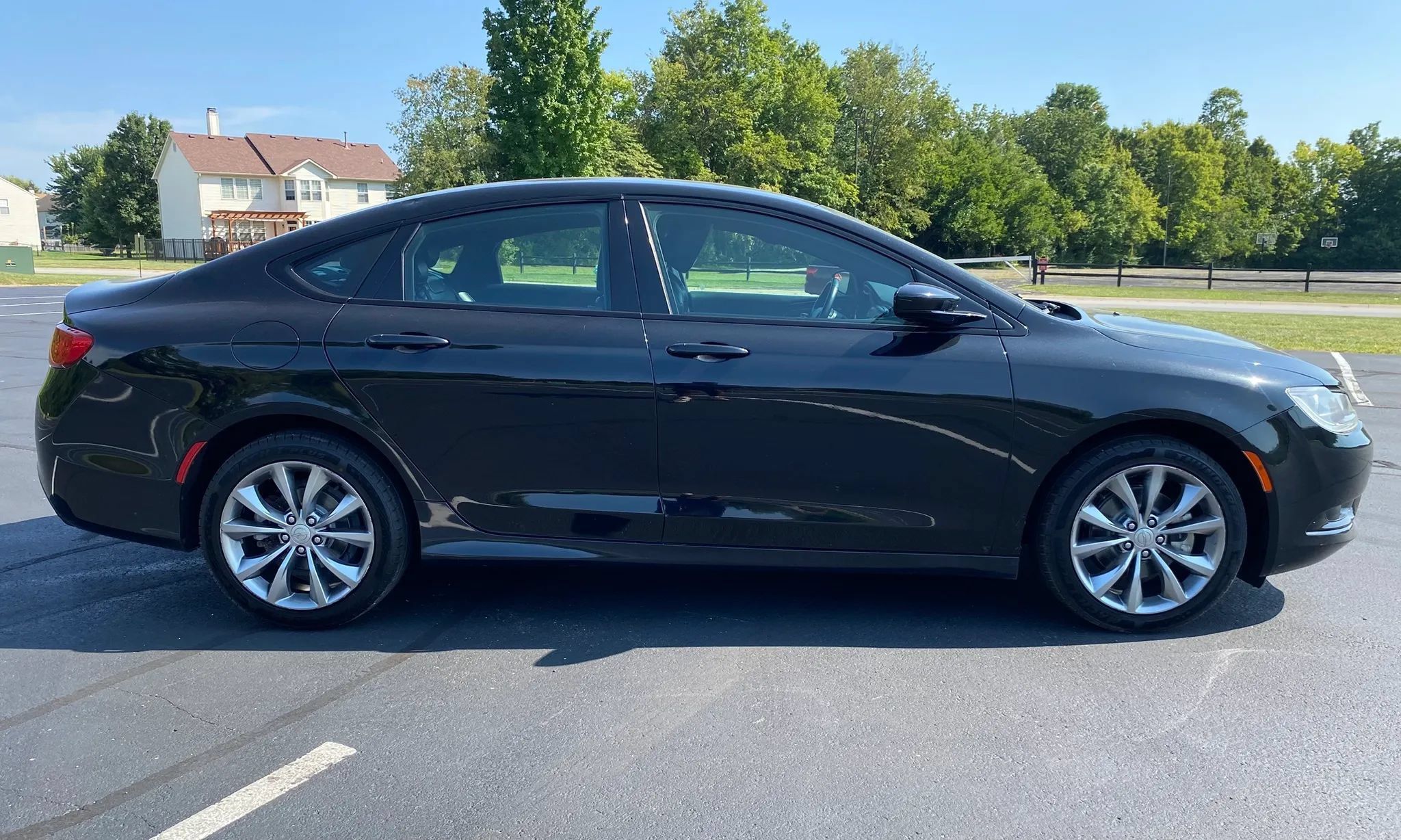 Used 2016 Chrysler 200 S FWD image 7