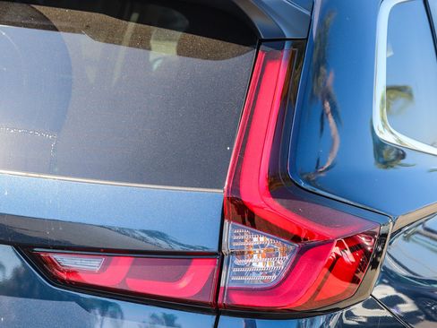 Used 2025 Honda CR-V EX-L image 9