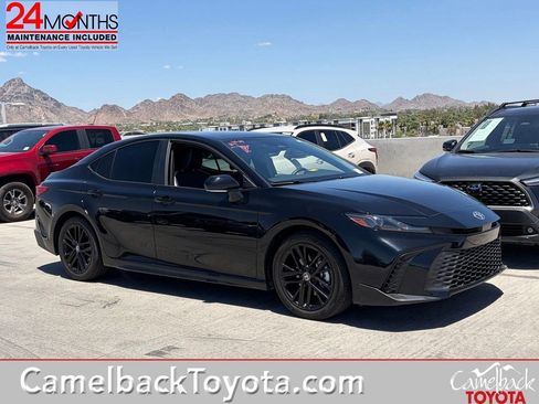 Used 2025 Toyota Camry SE w/ Convenience Package FWD image 1