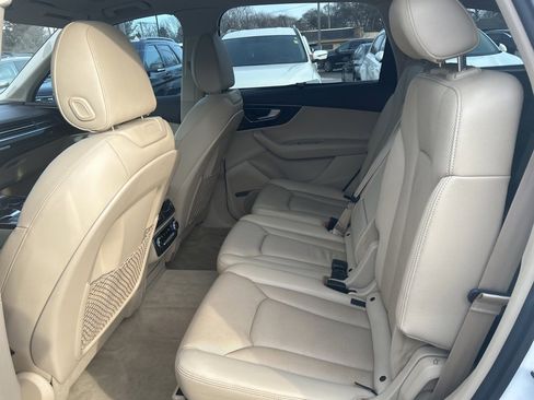Used 2017 Audi Q7 3.0T Premium Plus w/ Premium Plus Package image 16