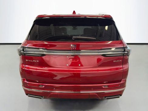 Used 2025 Buick Enclave Avenir FWD image 9