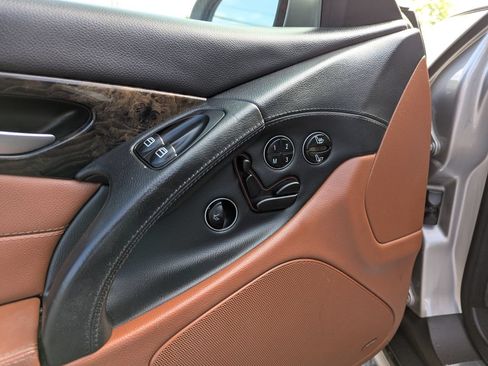 Used 2007 Mercedes-Benz SL 550 image 8