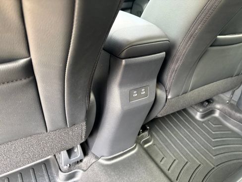 Used 2025 Nissan Kicks SR AWD/4WD image 30