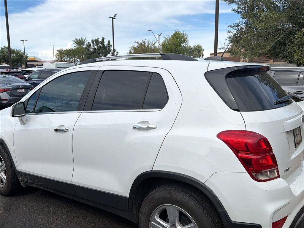 Used 2018 Chevrolet Trax LT FWD image 2