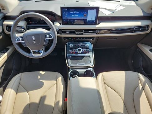 Used 2023 Lincoln Nautilus Reserve AWD/4WD image 27