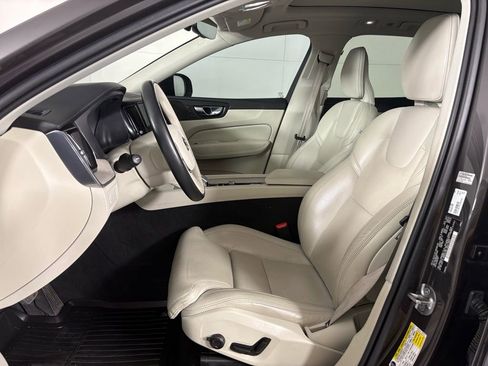 Used 2022 Volvo XC60 B5 Inscription w/ Advanced Package image 15