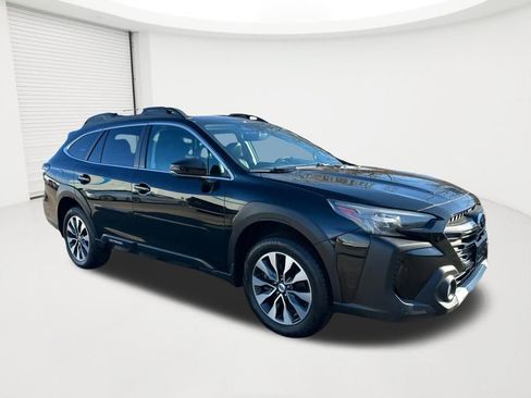 Used 2023 Subaru Outback Limited image 3