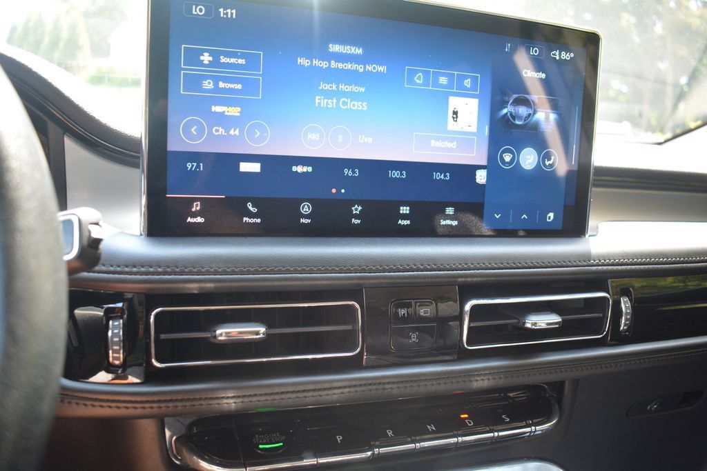 Used 2023 Lincoln Nautilus AWD w/ Premium Package image 15
