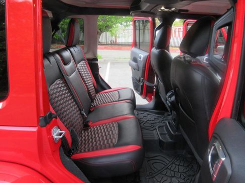 Used 2021 Jeep Wrangler Unlimited Rubicon w/ Dual Top Group image 29