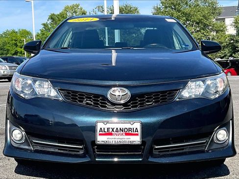 Used 2014 Toyota Camry SE FWD image 3