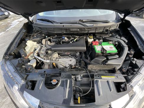 Used 2018 Nissan Rogue SV w/ Premium Package image 11