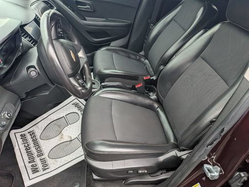 Used 2021 Chevrolet Trax LT w/ Driver Confidence Package FWD image 15