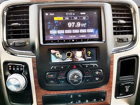 Used 2014 RAM 1500 Laramie image 19