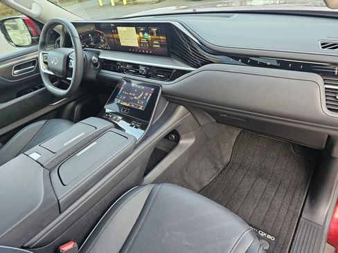 Used 2025 INFINITI QX80 Luxe image 10