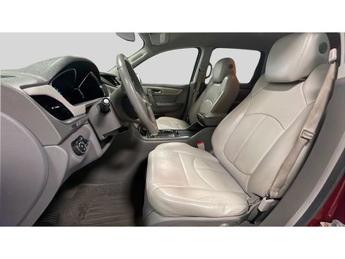 Used 2015 Chevrolet Traverse LT FWD image 12