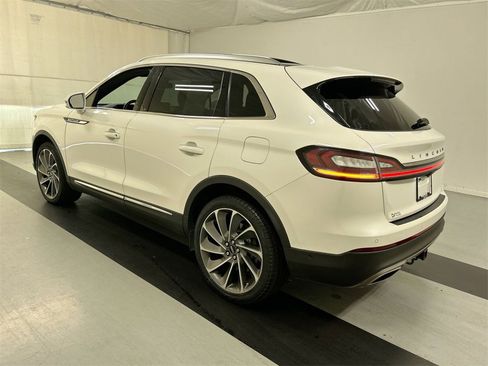 Used 2022 Lincoln Nautilus Reserve w/ Equipment Group 202A image 7