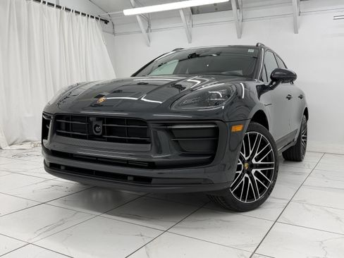 Certified 2026 Porsche Macan AWD/4WD image 8