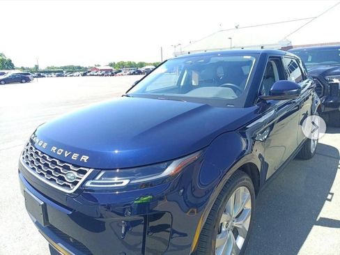 Used 2023 Land Rover Range Rover Evoque SE AWD/4WD image 2