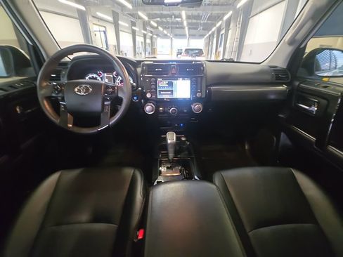 Used 2022 Toyota 4Runner TRD Off-Road Premium AWD/4WD image 21