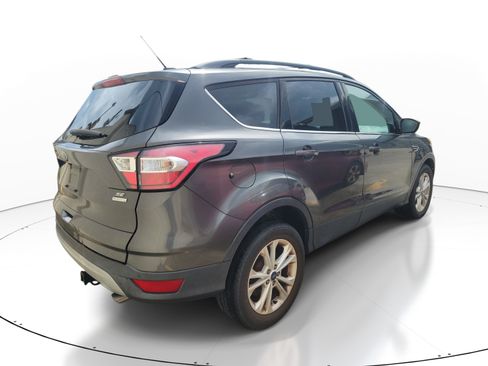 Used 2017 Ford Escape SE w/ Equipment Group 201A FWD image 7