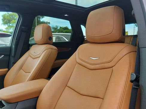 Certified 2023 Cadillac XT5 Premium Luxury FWD image 16