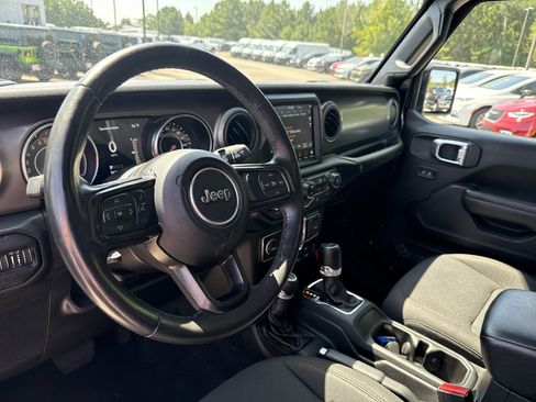 Used 2022 Jeep Wrangler Unlimited Sport AWD/4WD image 25