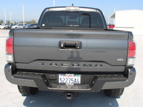 Used 2023 Toyota Tacoma TRD Off-Road w/ Advanced Technology Package AWD/4WD image 4