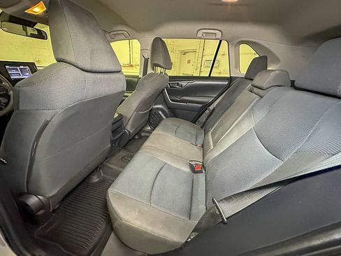 Used 2020 Toyota RAV4 LE w/ All Weather Liner Package AWD/4WD image 22