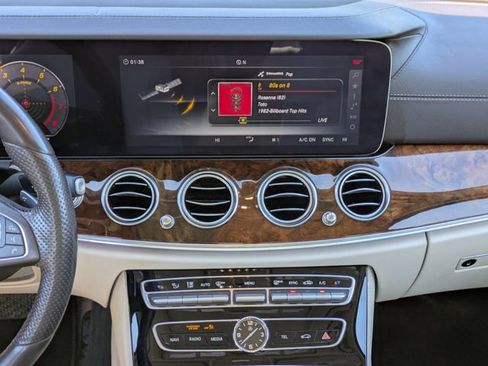 Used 2018 Mercedes-Benz E 400 E 400 image 17