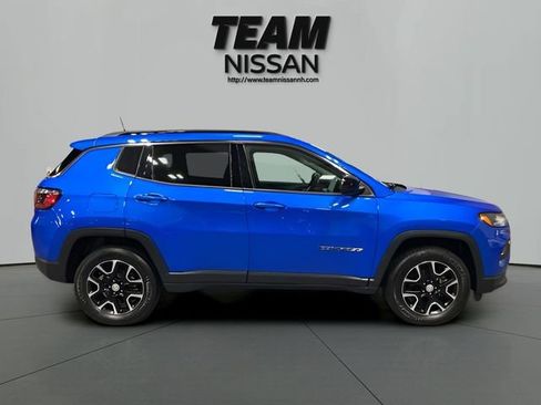 Used 2022 Jeep Compass Latitude AWD/4WD image 8