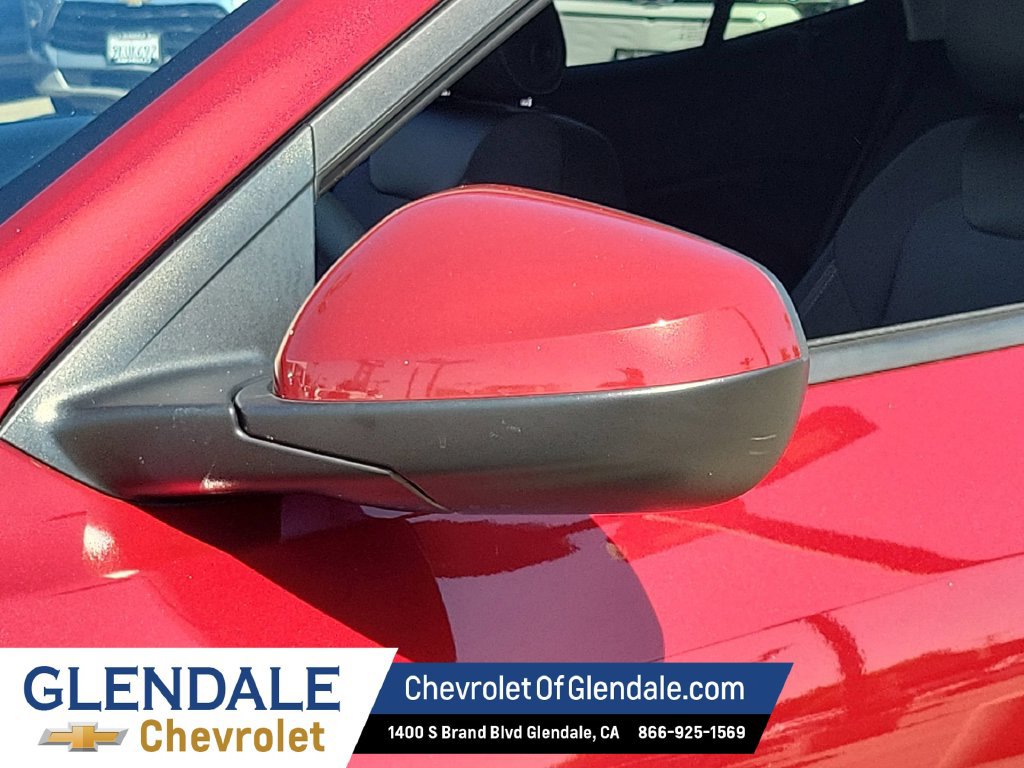 Used 2025 Chevrolet Trax LT FWD image 11