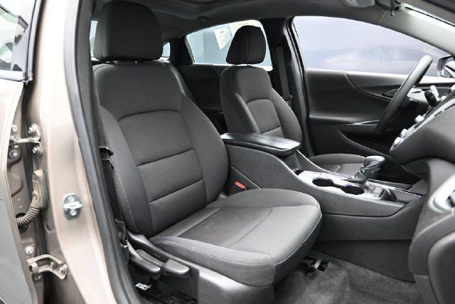 Used 2024 Chevrolet Malibu LT FWD image 17