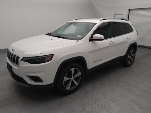 Used 2019 Jeep Cherokee Limited image 2