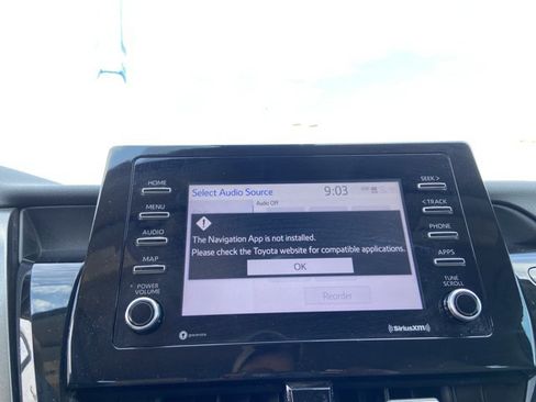Used 2022 Toyota Camry SE FWD image 39