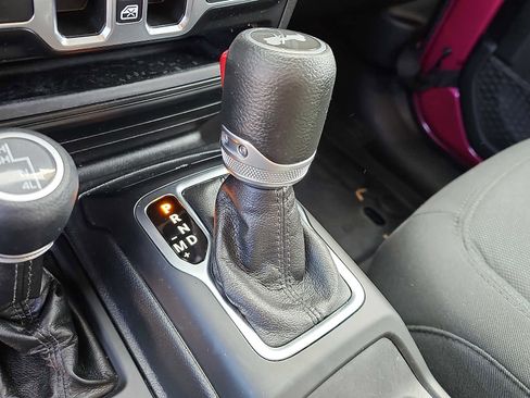 Used 2022 Jeep Wrangler Unlimited Sport image 14