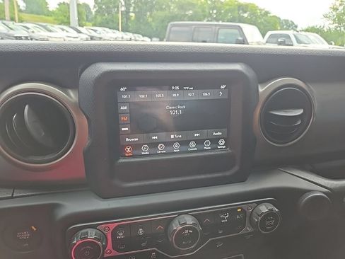 Used 2018 Jeep Wrangler Unlimited Sport S AWD/4WD image 46