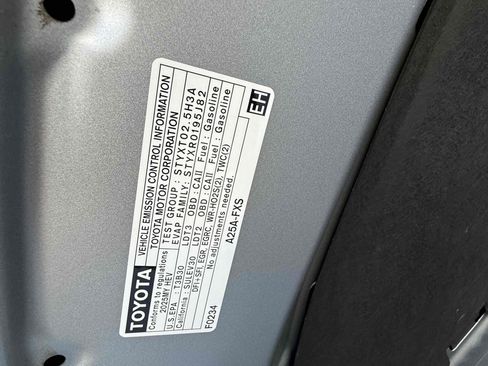 Used 2025 Toyota Sienna Platinum image 71