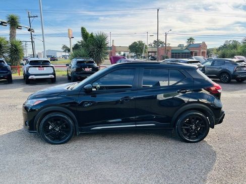 Used 2023 Nissan Kicks SR image 4