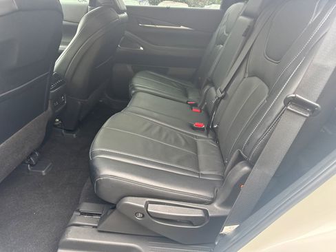 Used 2024 INFINITI QX60 Sensory image 21