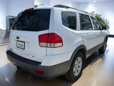 Used 2009 Kia Borrego LX image 10