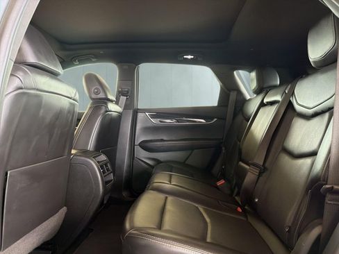 Used 2022 Cadillac XT5 Premium Luxury FWD image 11